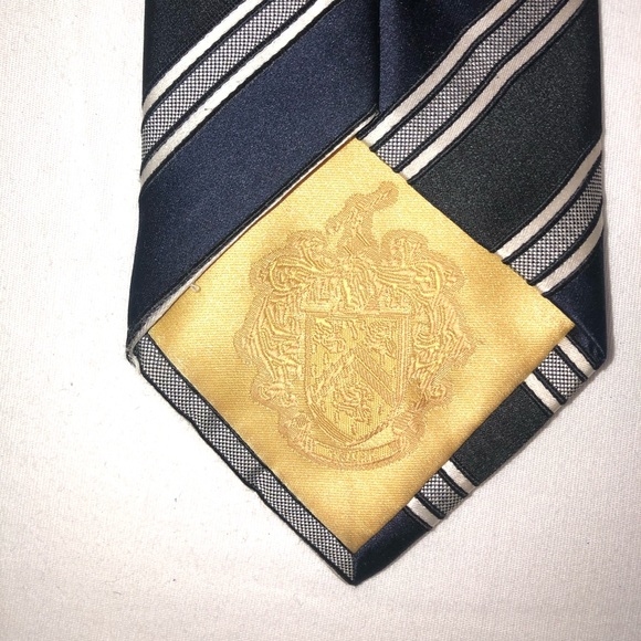 Men’s Donald J. Trump Striped Silk Tie - Picture 4 of 5